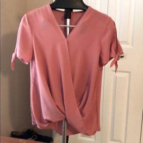 ❤️ONLY ONE LEFT!❤️❤️Womens Pink Blouse - Picture 8 of 8